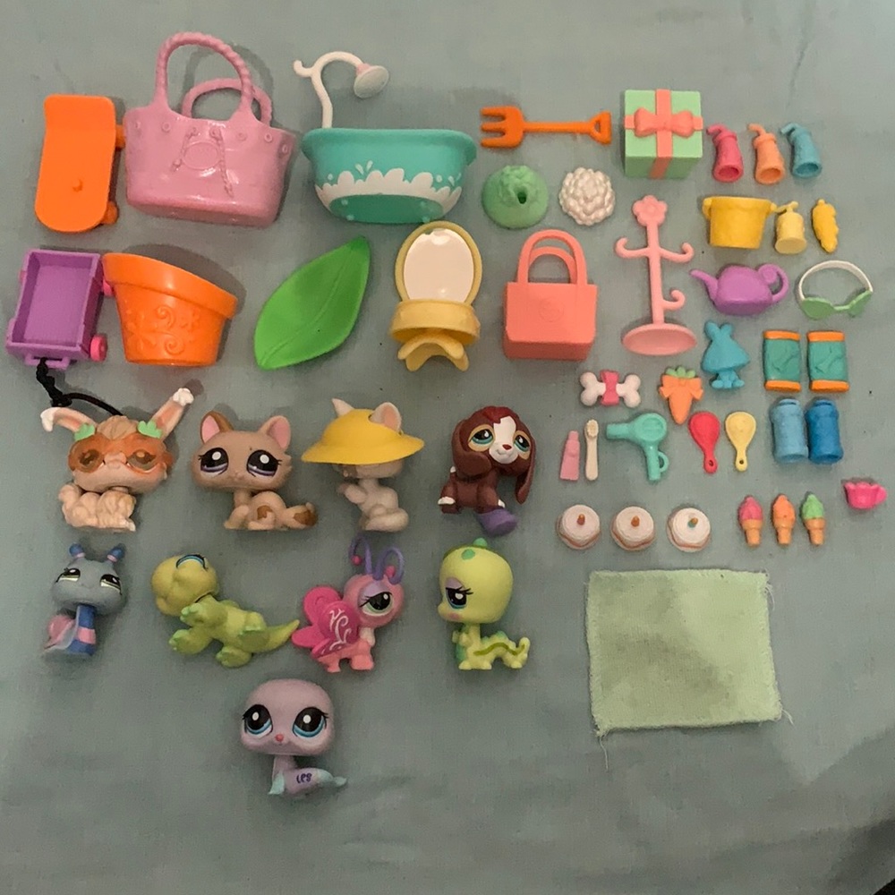 Littlest pet shop lot